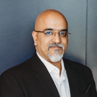 Headshot of Rajat Kapoor