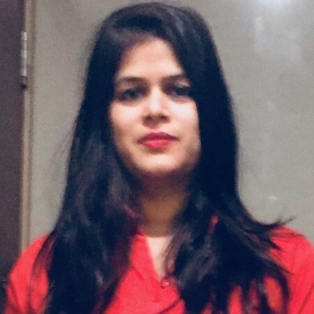Headshot of Swati Thakkar